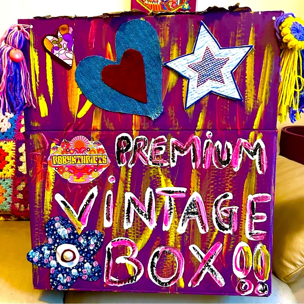 Vintage Wholesale Clothing Resale Box 50 Pieces Hand Picked Gems Mixed Sizes